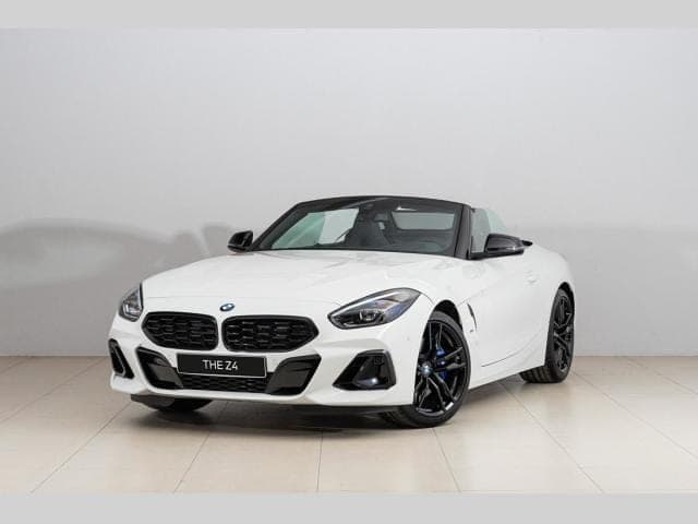 BMW Z4 roadster blanc en studio
