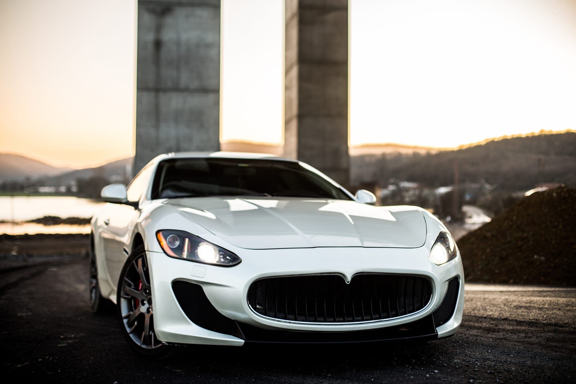 Maserati GranTurismo blanche vue de face